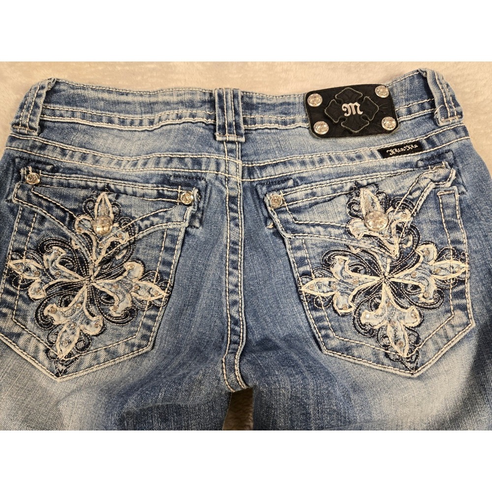 Miss Me JP5335P6 Women Blue Distressed‎ Embroidered Capri Jeans Size 30